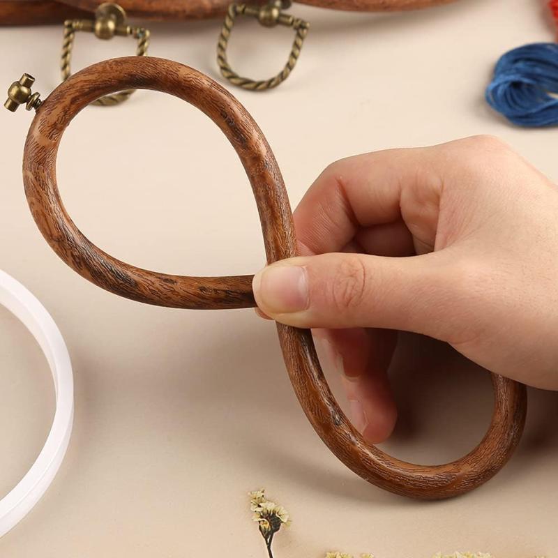 طارة تطريز بيضاوية بنقشة خشب