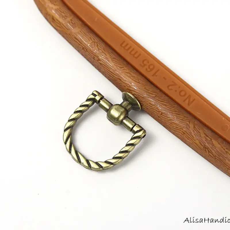 طارة تطريز مربعة بتأثير خشبي بلاستيك مرن لعرض أعمال التطريز