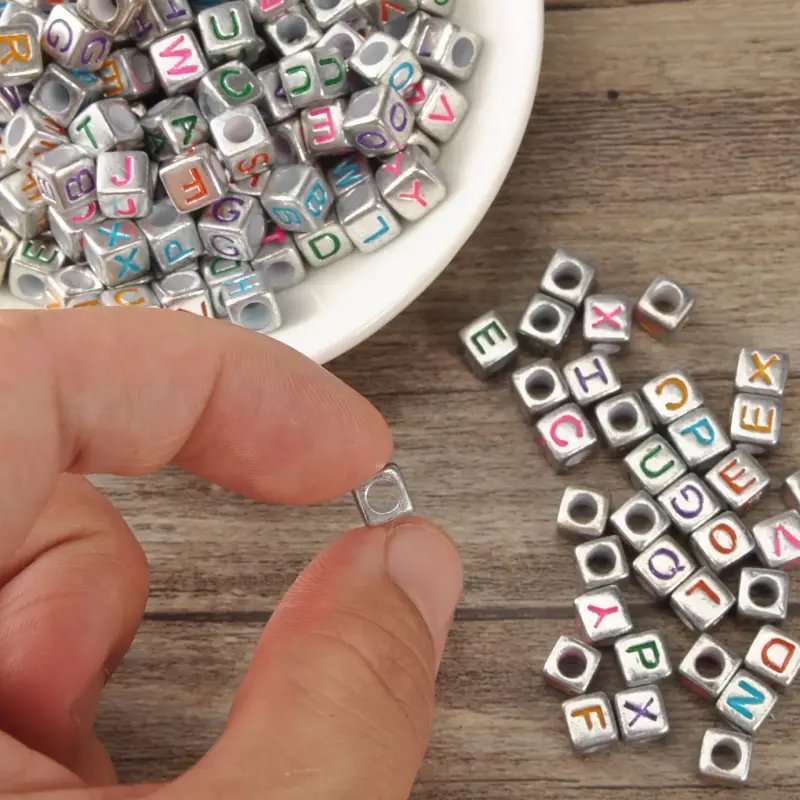 خرز حروف بلاستيكي لصناعة المجوهرات